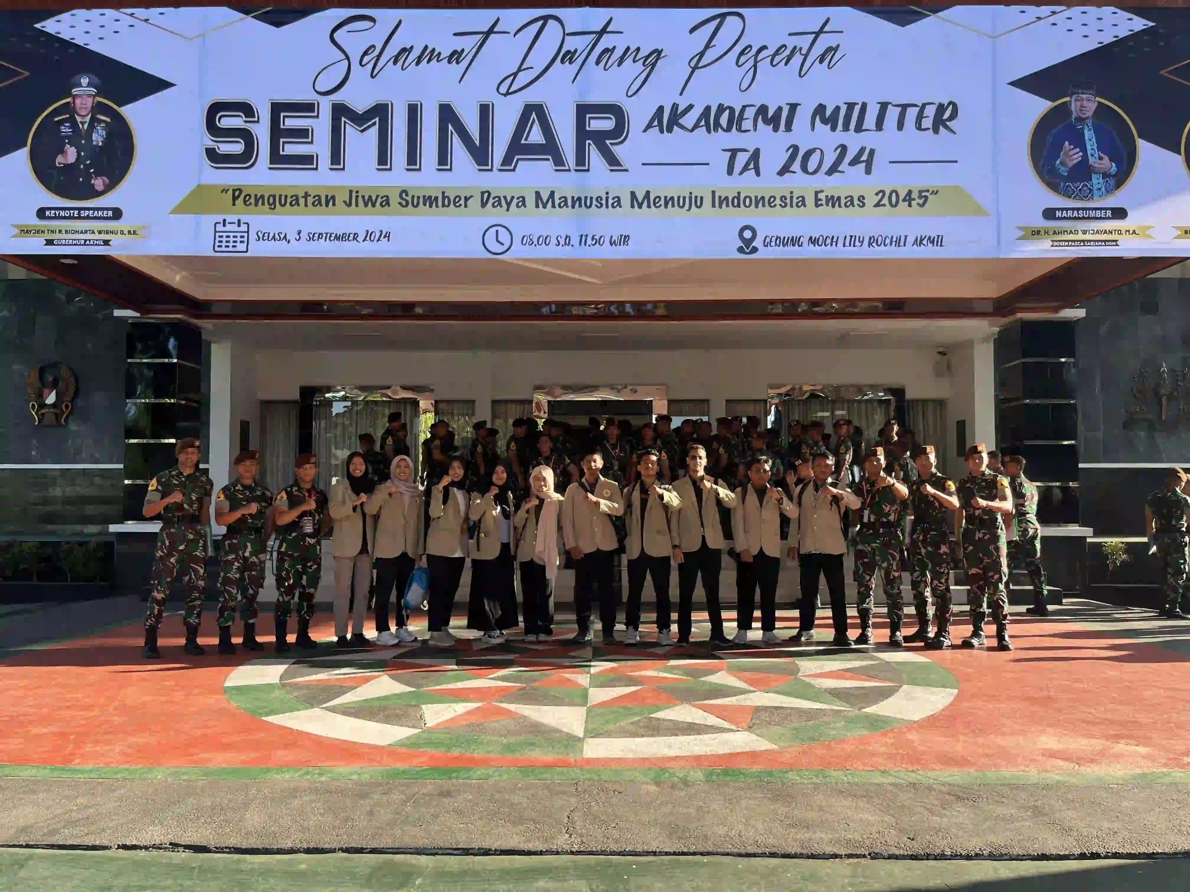 Foto Anggota Satuan Resimen Mahasiswa