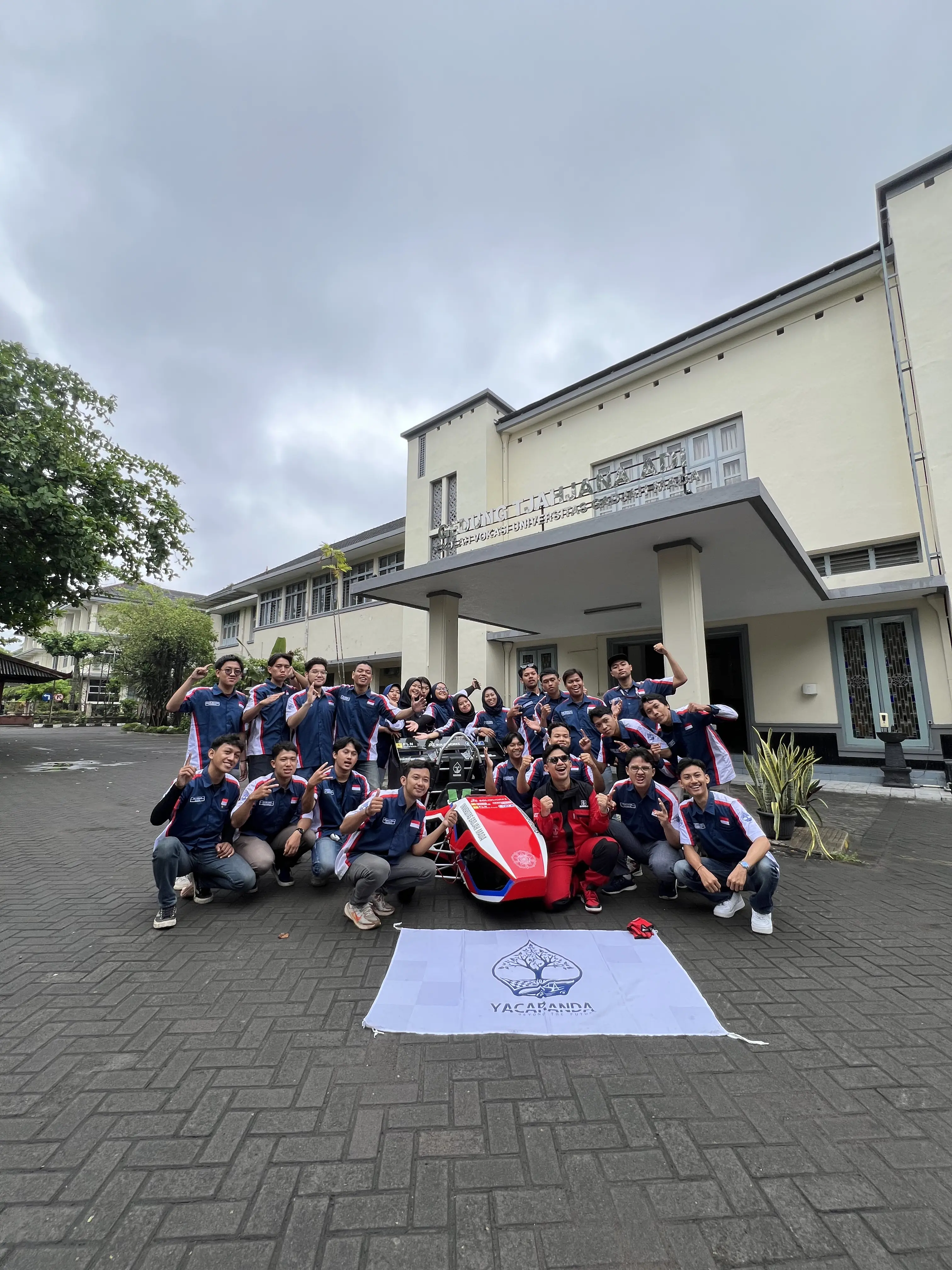 Foto Anggota Tim Yacaranda UGM